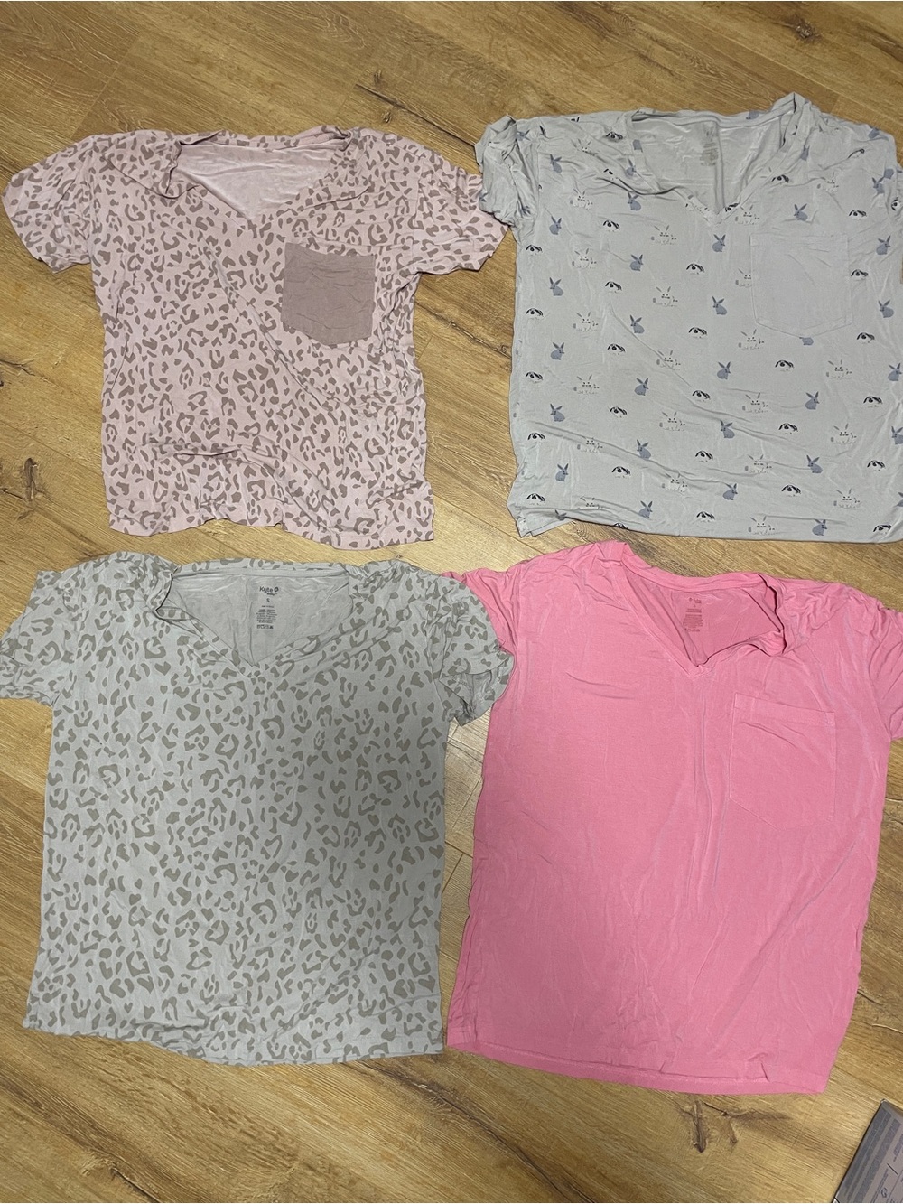 Lot of 4 V-Neck Pocket Tees - Pink, Light Gray, Blush, Heather Gray